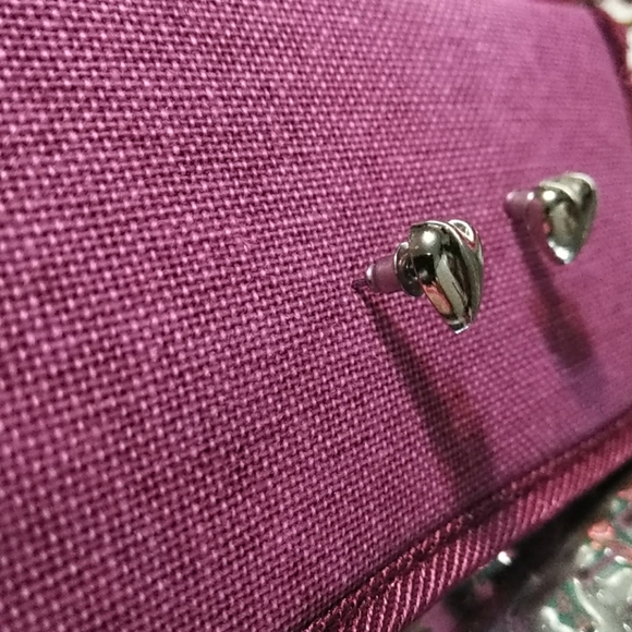 💛NEW CHIC SILVER PLATED PUFFED HEART STUDS - Picture 4 of 5